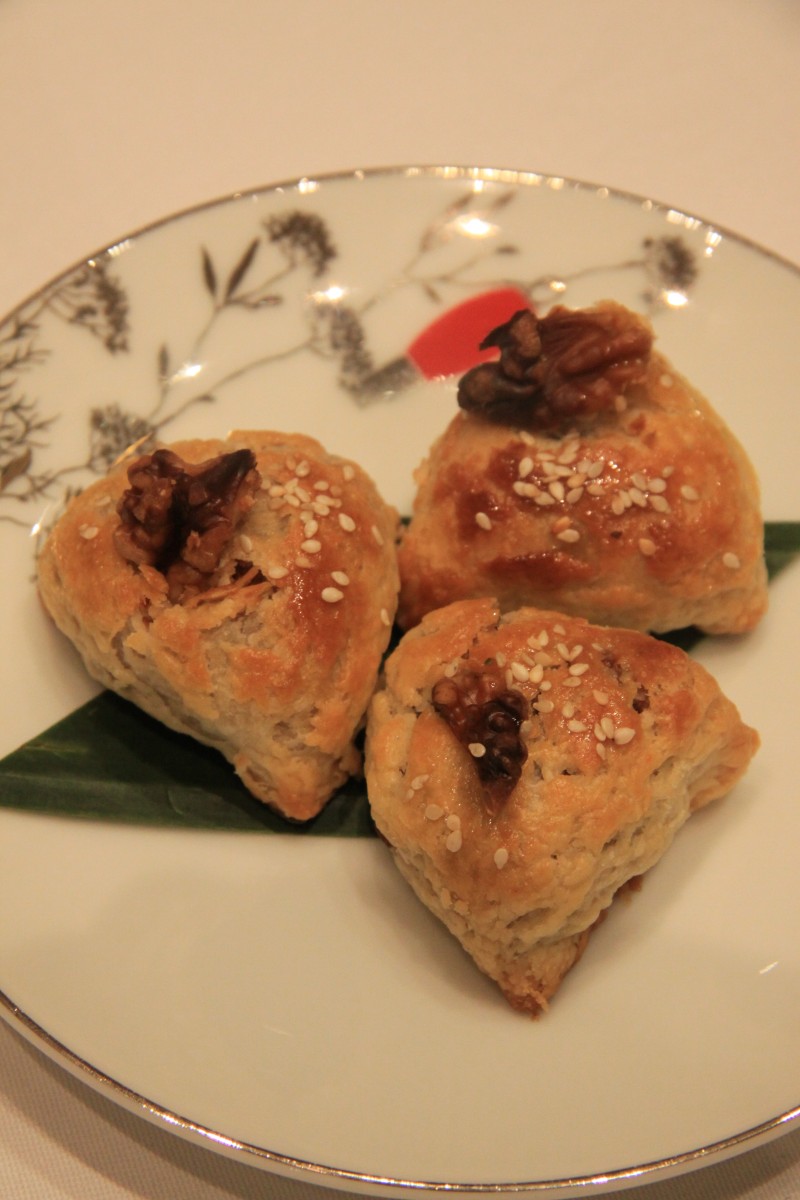 Golden barbecued pork pastries with walnuts